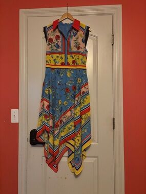 ALICE&OLIVIA Floral Handkerchief Hem Sleeveless Dress in Blue and Yellow. Size 8